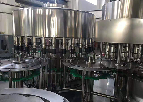 瓶（píng）裝水灌裝機