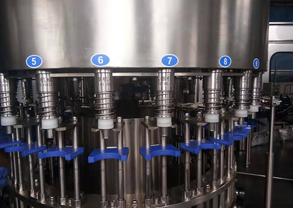 瓶裝水灌裝（zhuāng）機